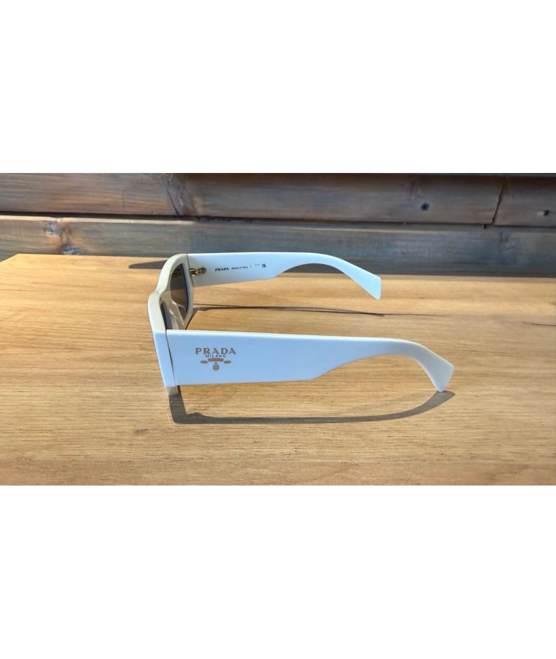 PRADA Белые пластиковые солнцезащитные очки, фото 2