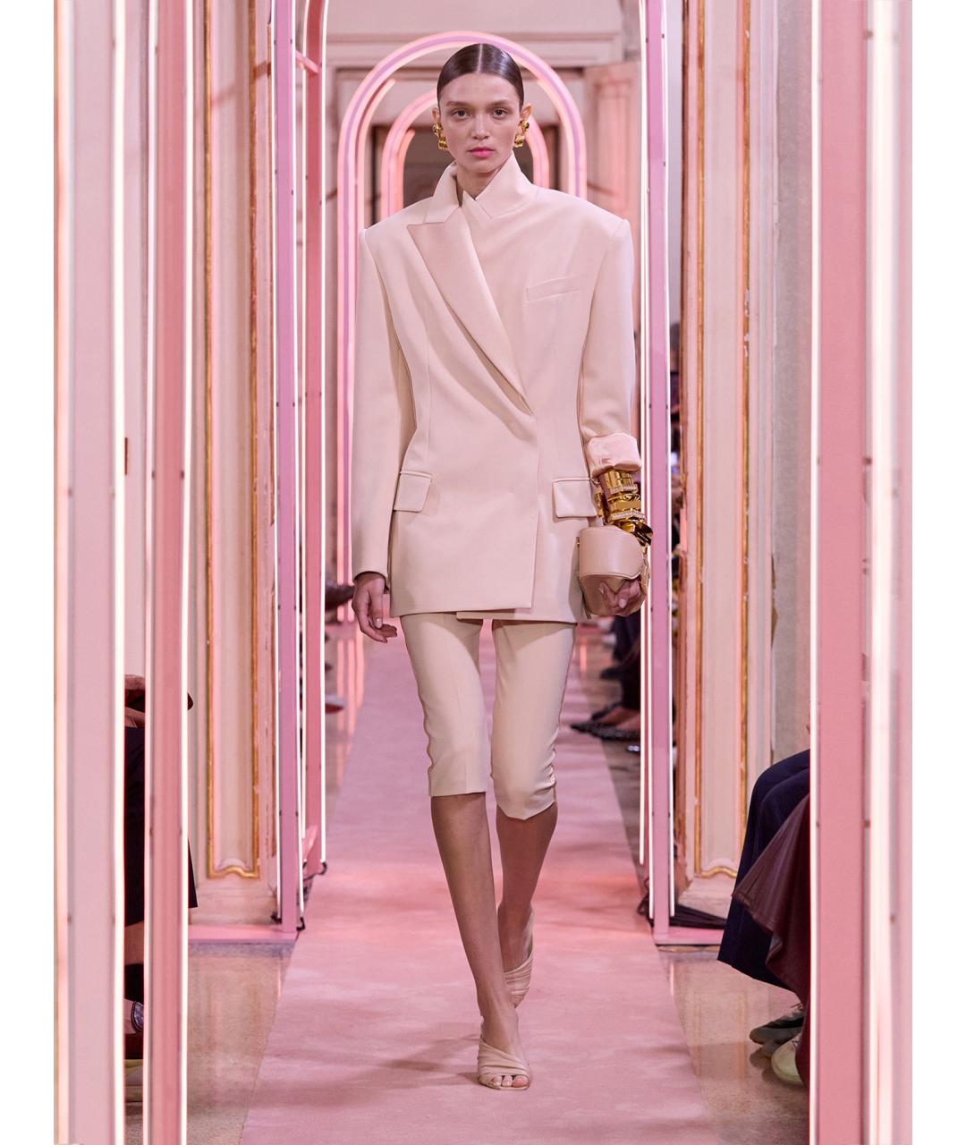 ELISABETTA FRANCHI Бежевый полиэстеровый жакет/пиджак, фото 3