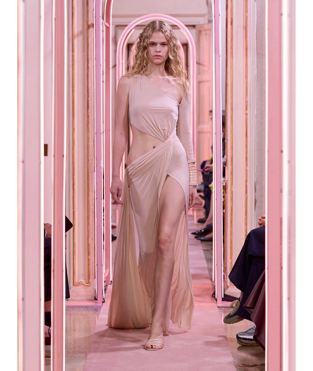 ELISABETTA FRANCHI Бежевое вискозное коктейльное платье, фото 2