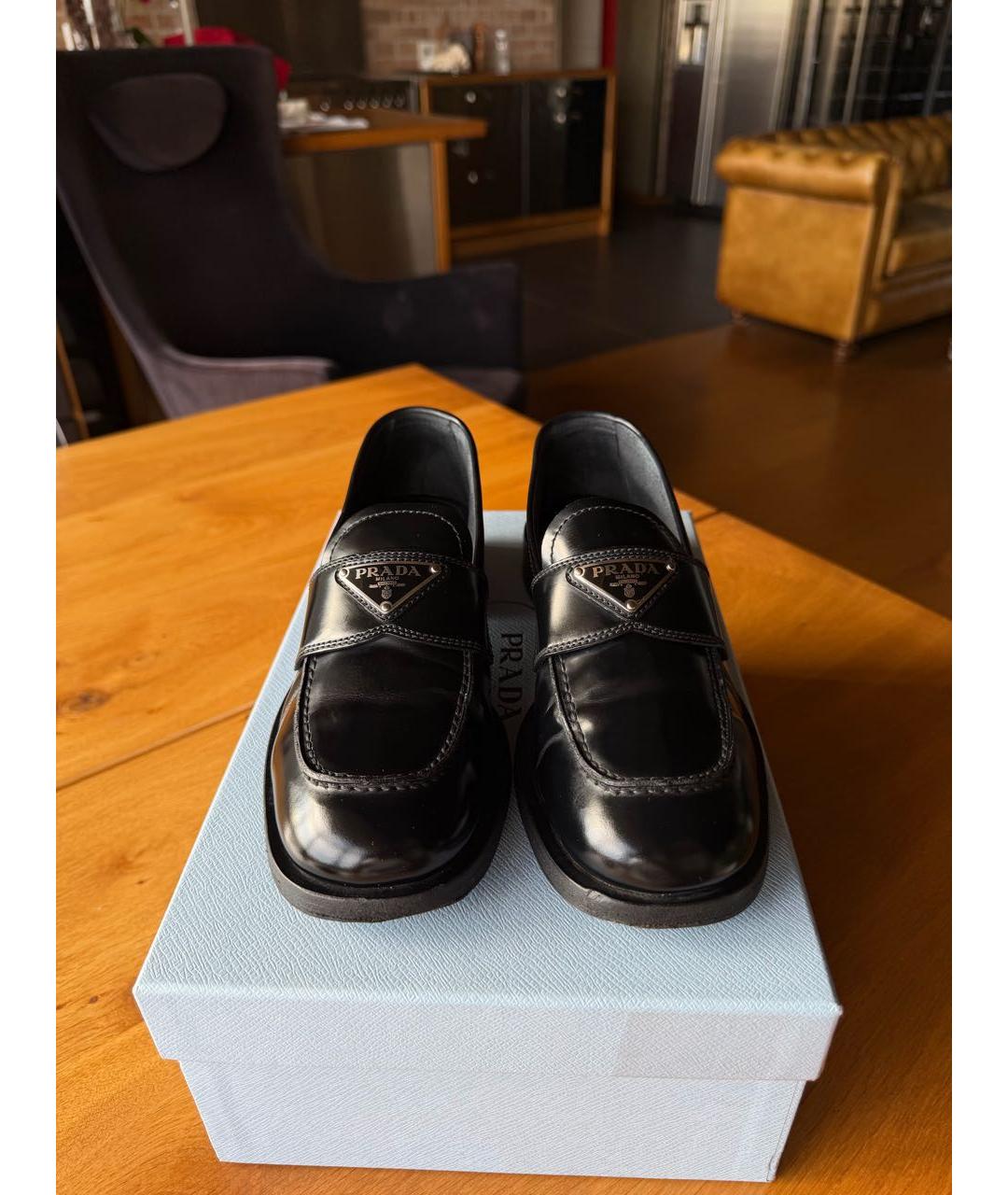PRADA Черные кожаные лоферы, фото 2