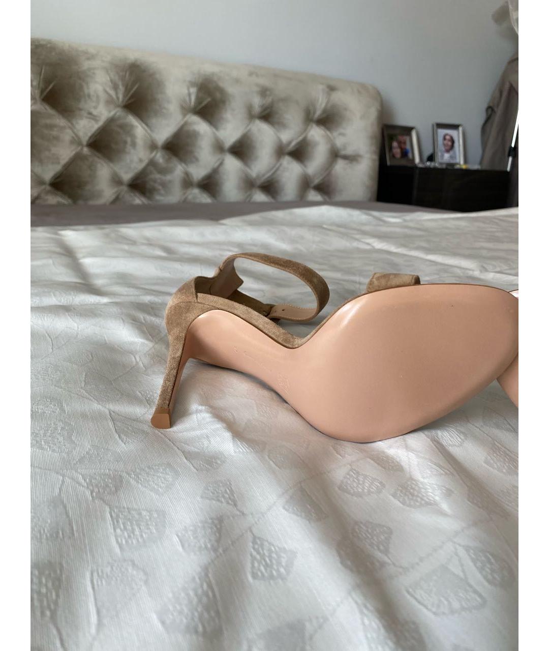 GIANVITO ROSSI Бежевые замшевые босоножки, фото 6