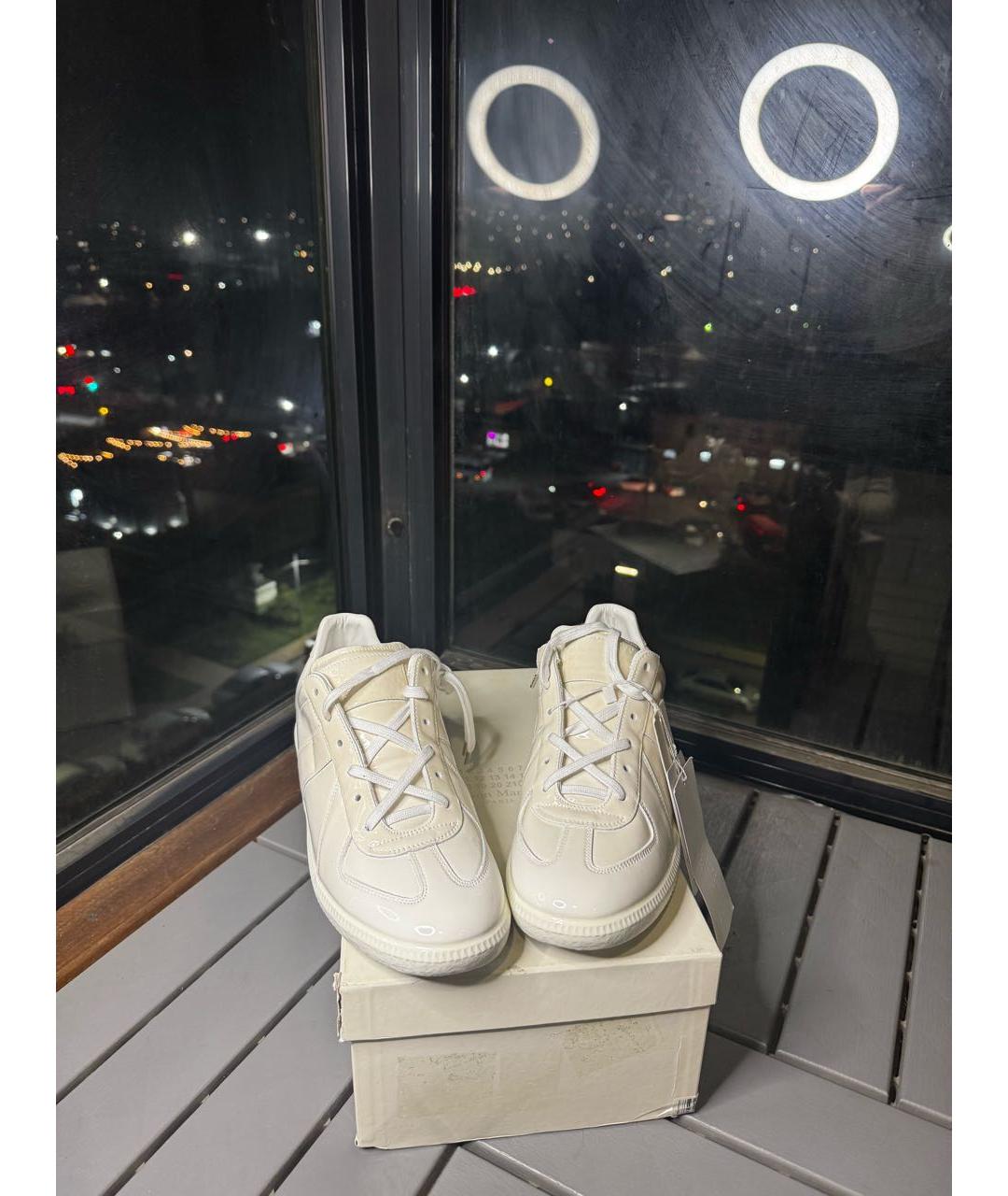 MAISON MARGIELA Белые кеды из лакированной кожи, фото 7