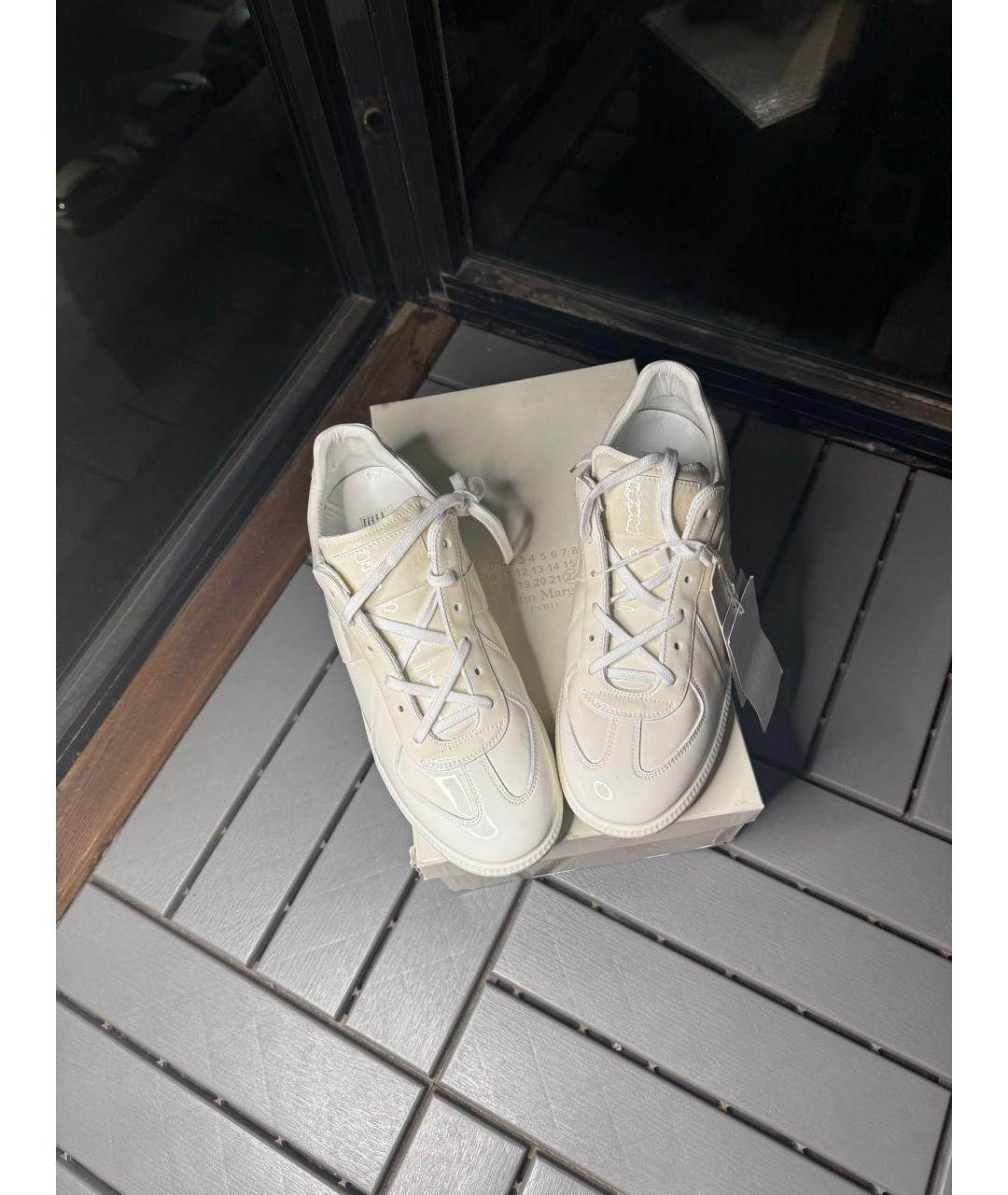 MAISON MARGIELA Белые кеды из лакированной кожи, фото 5