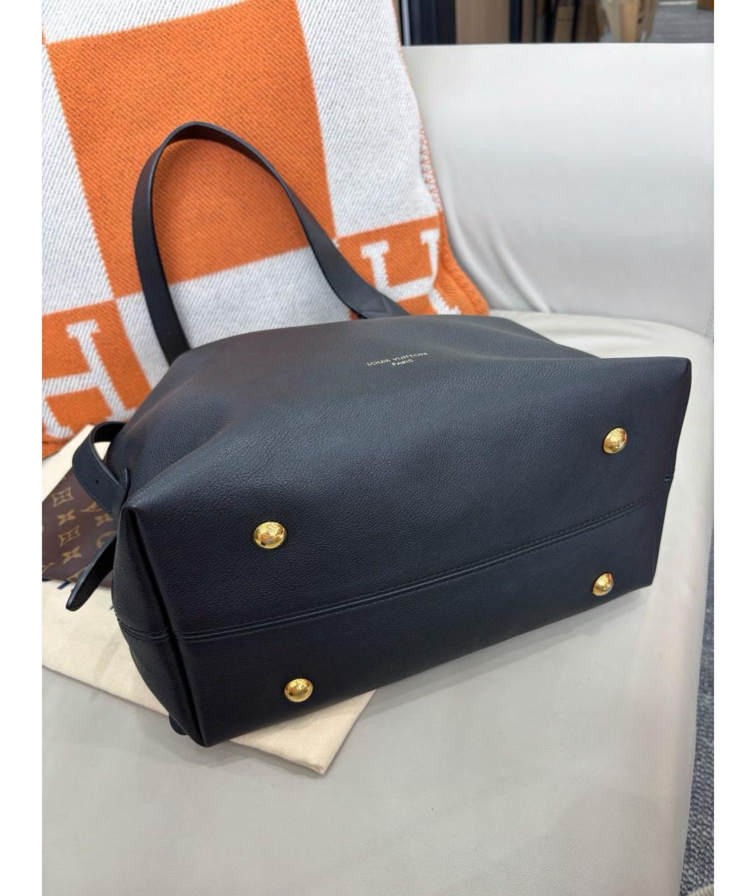 LOUIS VUITTON Черная кожаная сумка тоут, фото 6