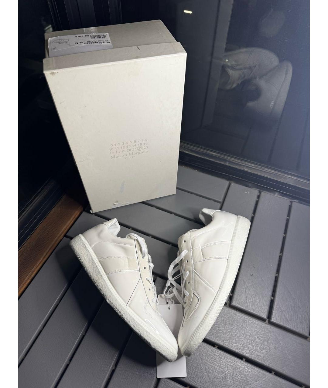 MAISON MARGIELA Белые низкие кроссовки / кеды из лакированной кожи, фото 7