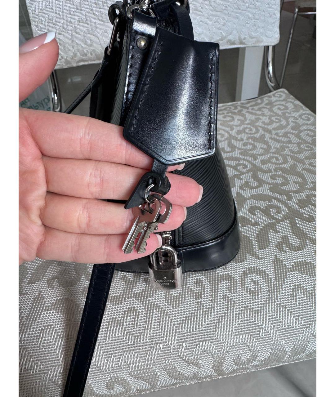 LOUIS VUITTON Черная кожаная сумка через плечо, фото 6