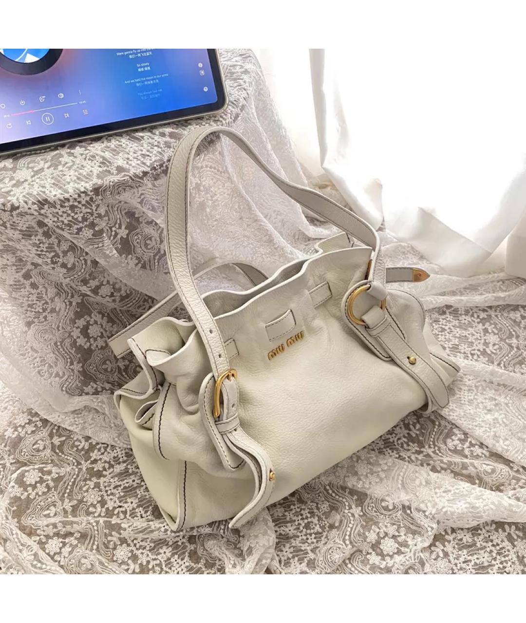 MIU MIU Бежевая кожаная сумка через плечо, фото 2