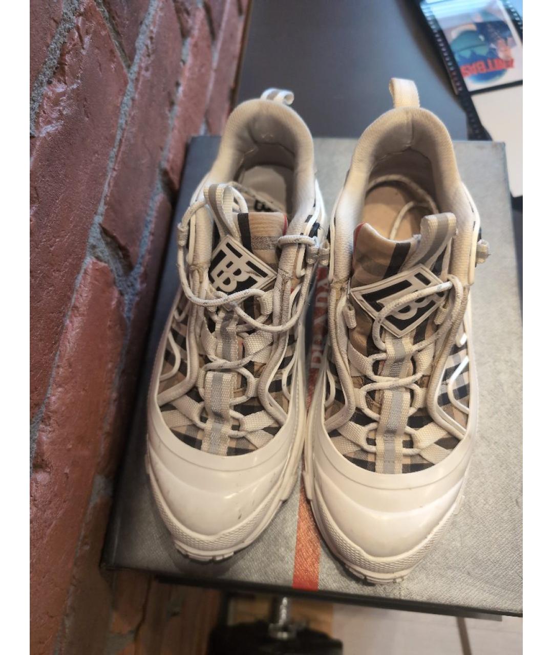 BURBERRY Белые низкие кроссовки / кеды, фото 2