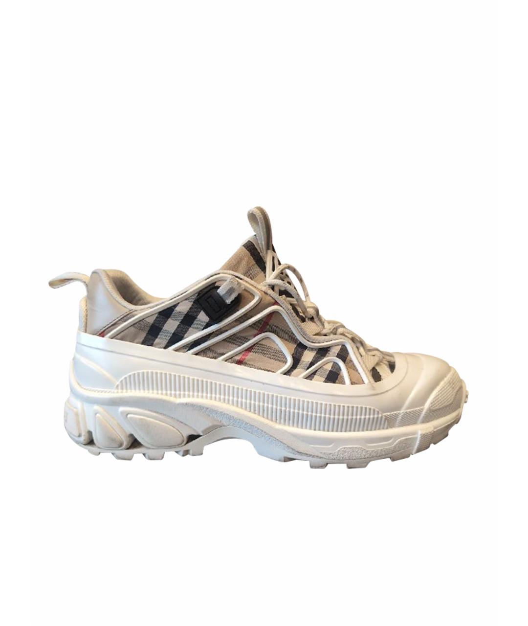 BURBERRY Белые низкие кроссовки / кеды, фото 1