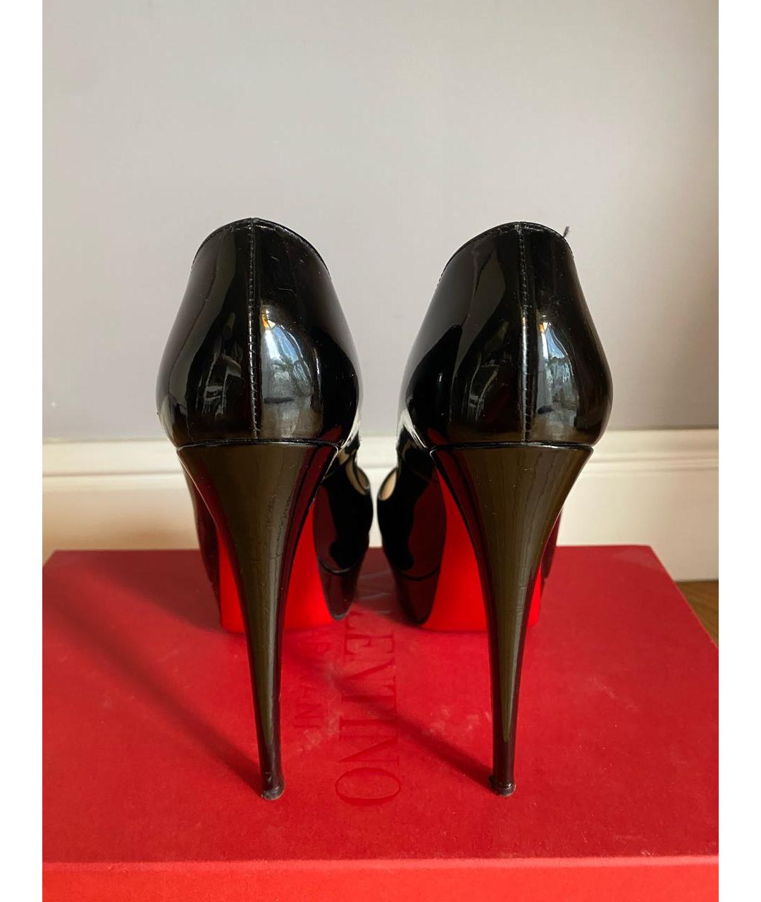 CHRISTIAN LOUBOUTIN Черные туфли из лакированной кожи, фото 4