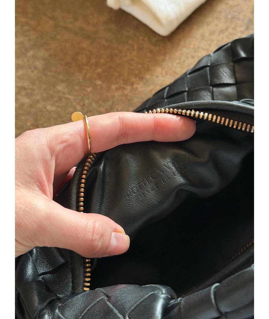 BOTTEGA VENETA Черная кожаная сумка с короткими ручками, фото 6