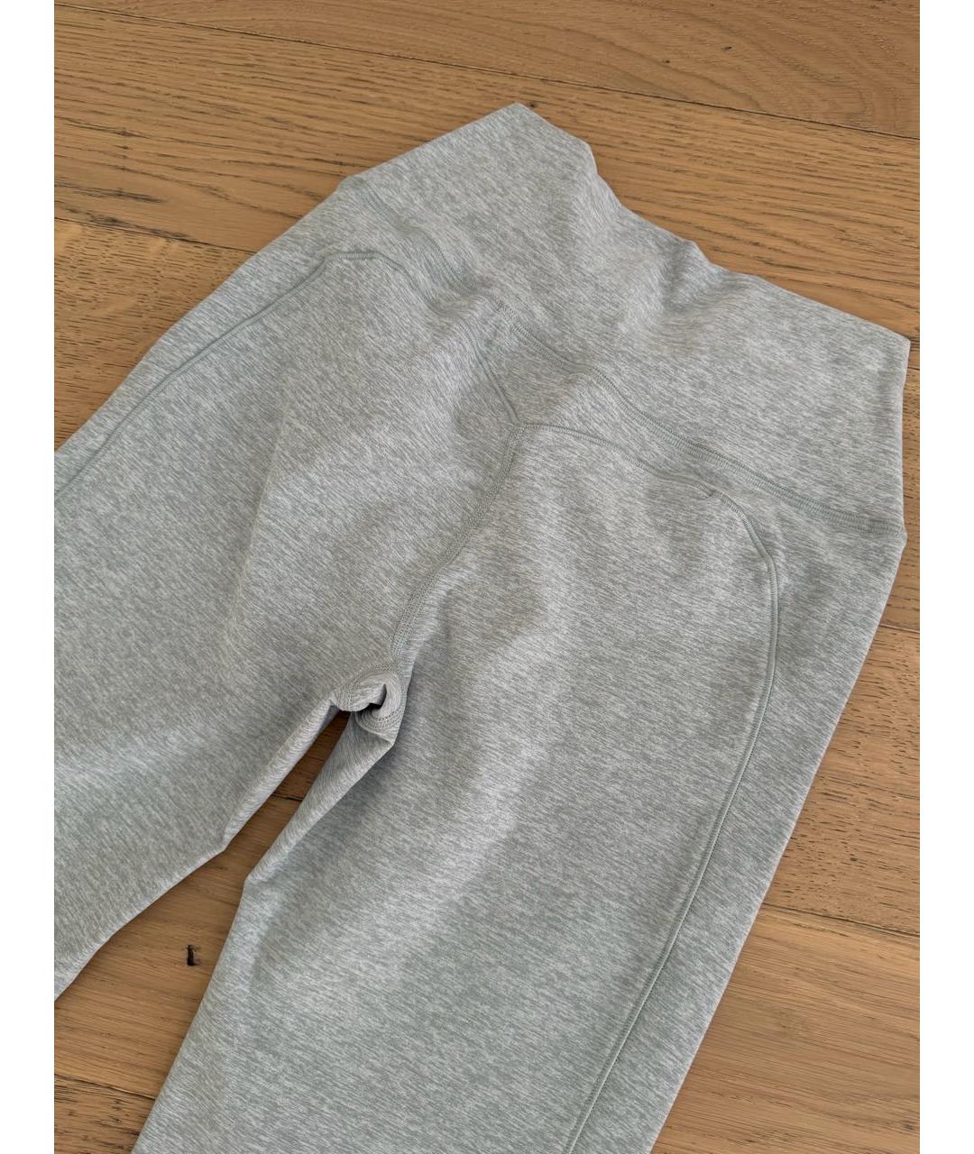ALO YOGA Серые полиэстеровые спортивные брюки и шорты, фото 5