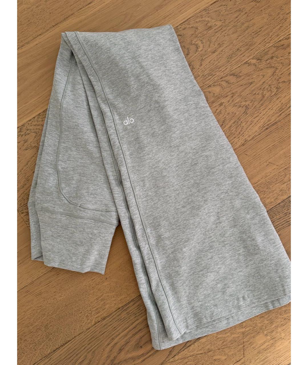 ALO YOGA Серые полиэстеровые спортивные брюки и шорты, фото 2