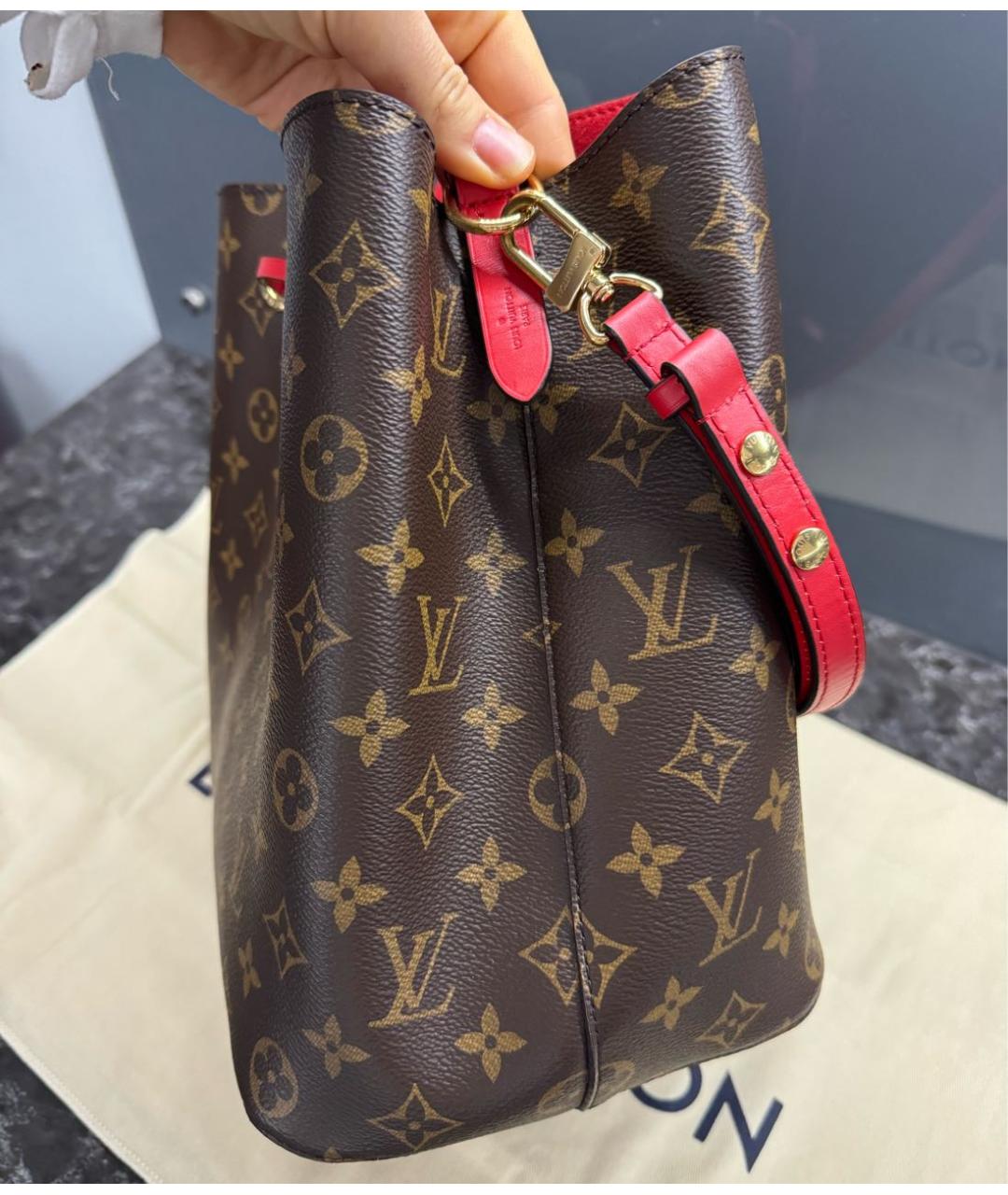 LOUIS VUITTON Коричневая сумка с короткими ручками из искусственной кожи, фото 2