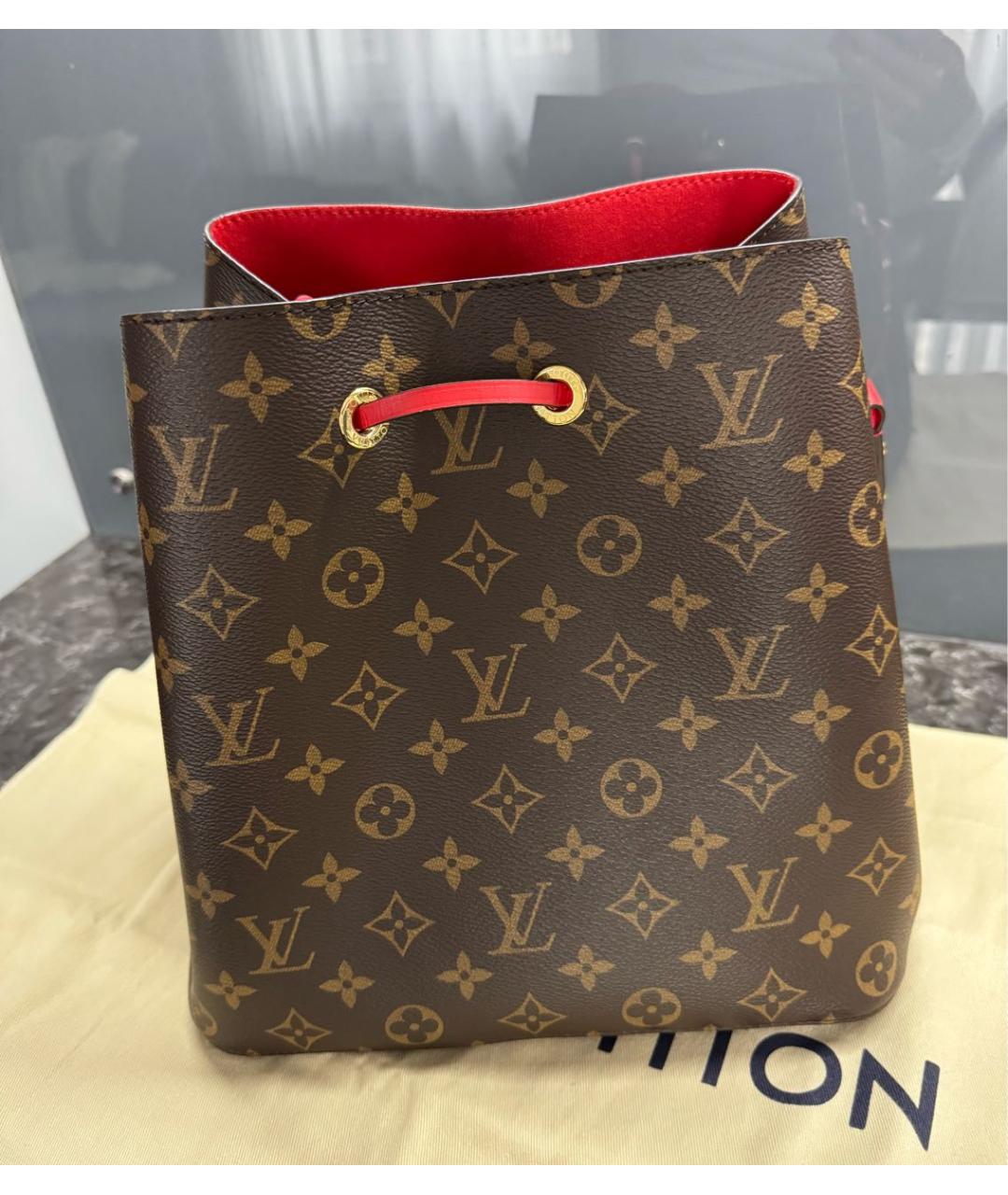LOUIS VUITTON Коричневая сумка с короткими ручками из искусственной кожи, фото 3