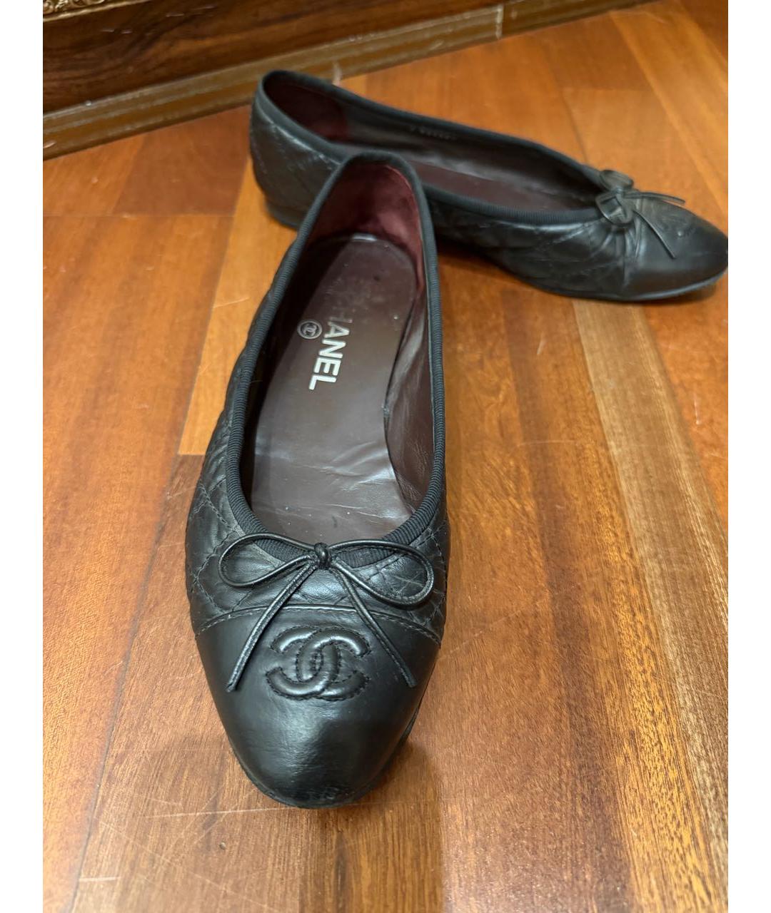 CHANEL Черные кожаные балетки, фото 3
