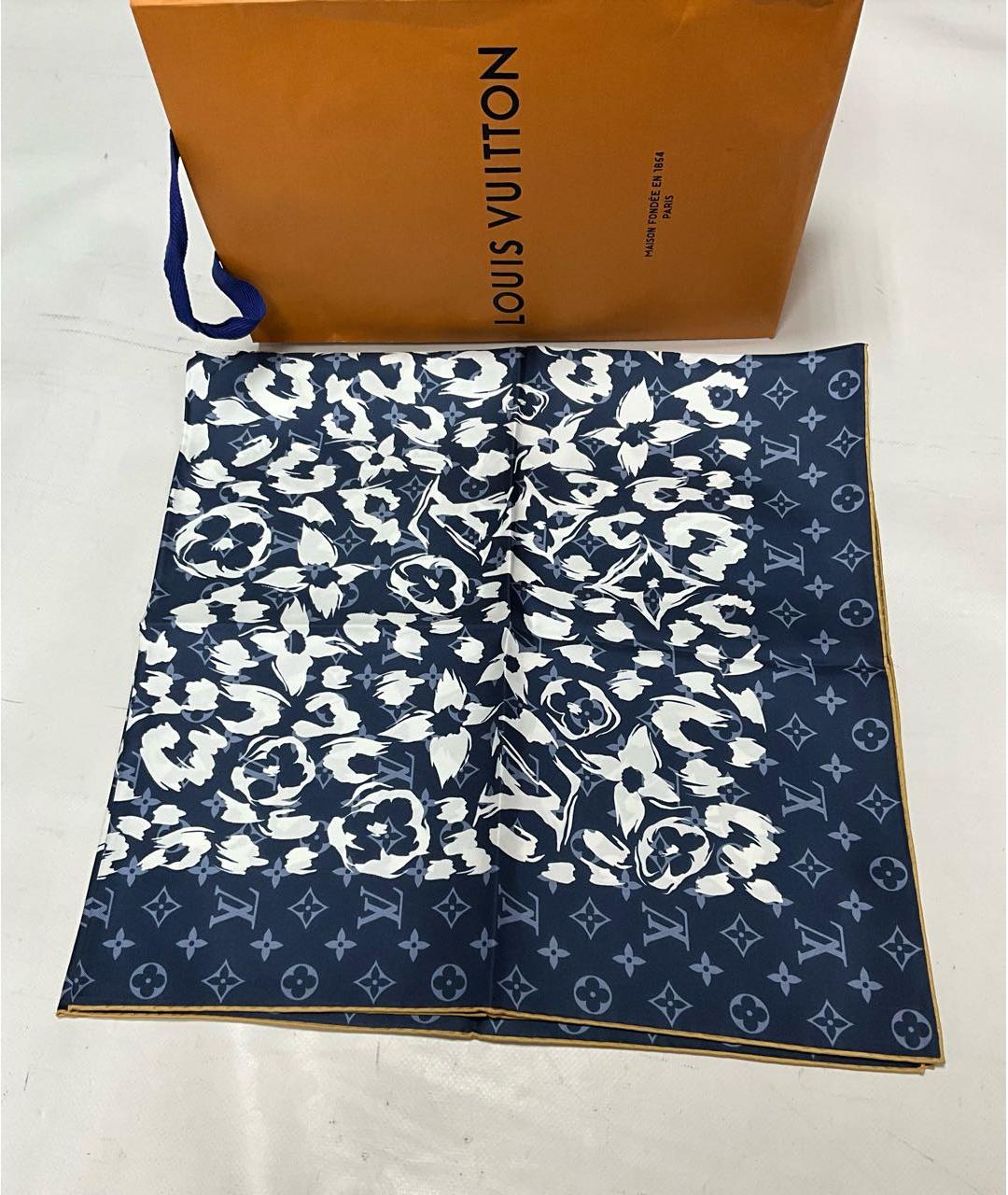 LOUIS VUITTON Синий шелковый платок, фото 7