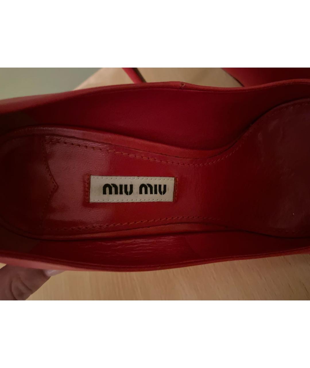 MIU MIU Красные кожаные туфли, фото 5