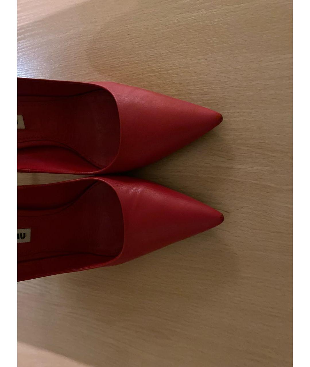 MIU MIU Красные кожаные туфли, фото 3
