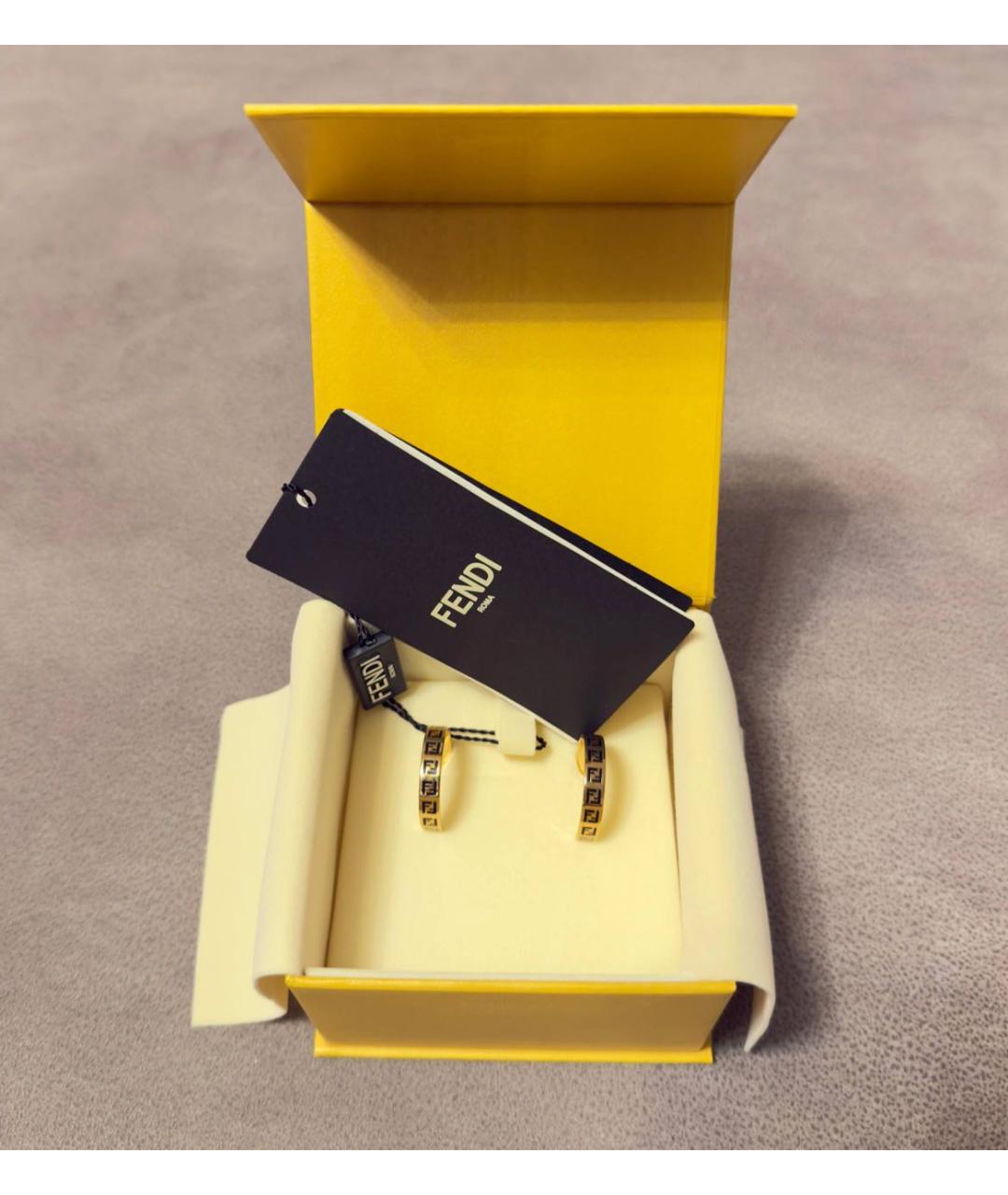 FENDI Золотые металлические серьги, фото 3