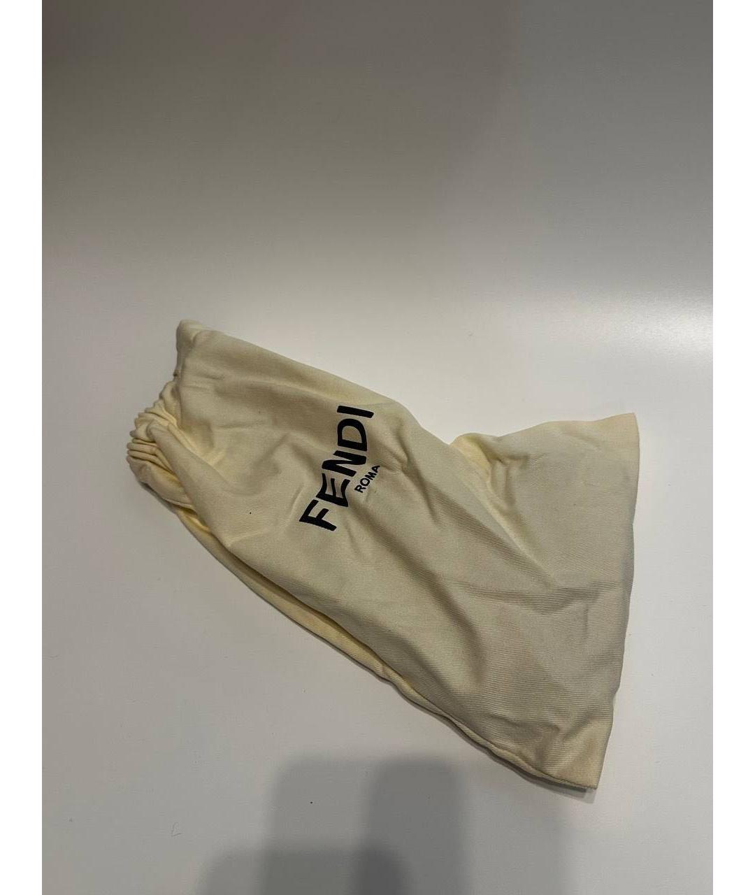 FENDI Бежевая кожаная сумка с короткими ручками, фото 7