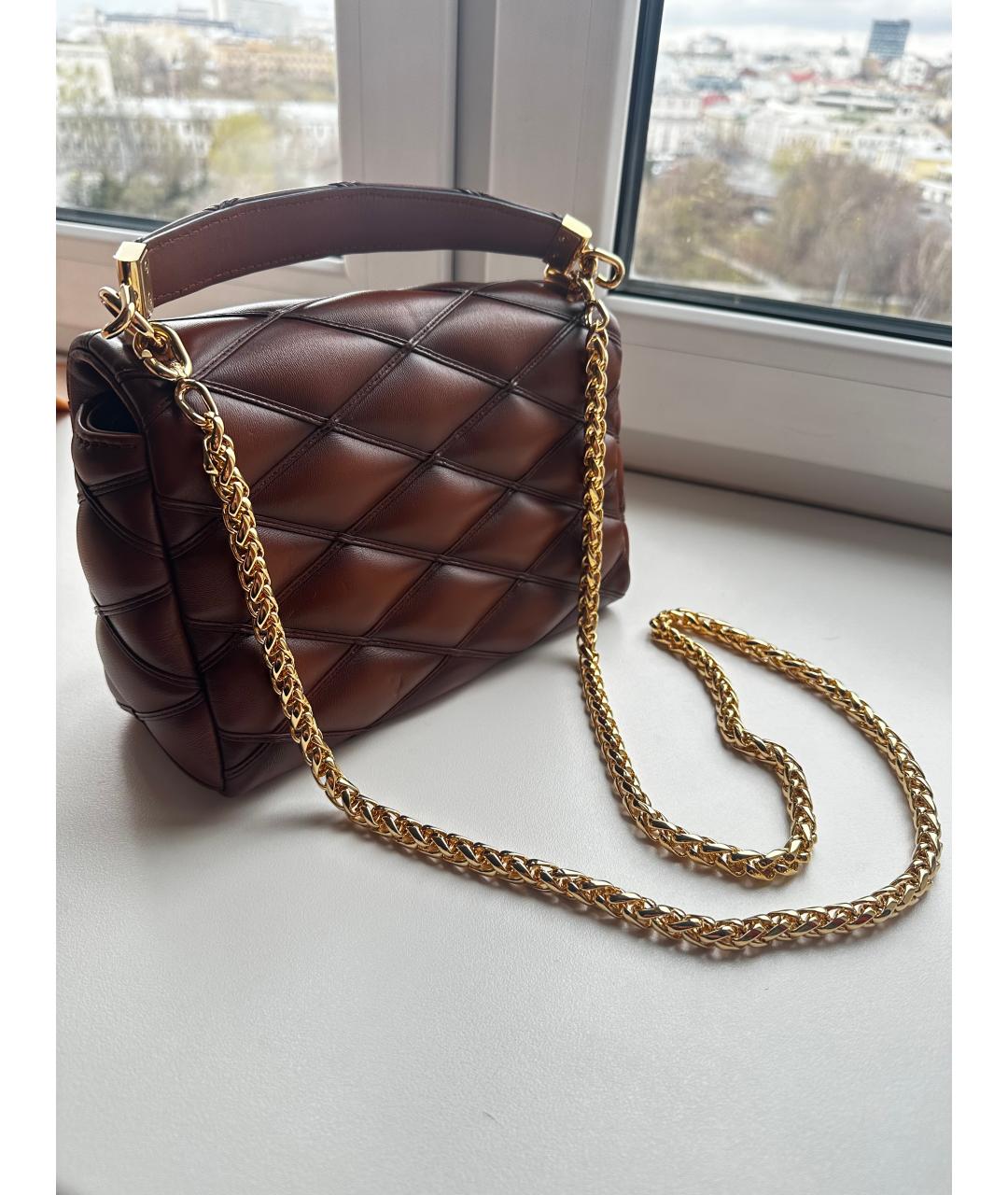 LOUIS VUITTON Коричневая кожаная сумка с короткими ручками, фото 3