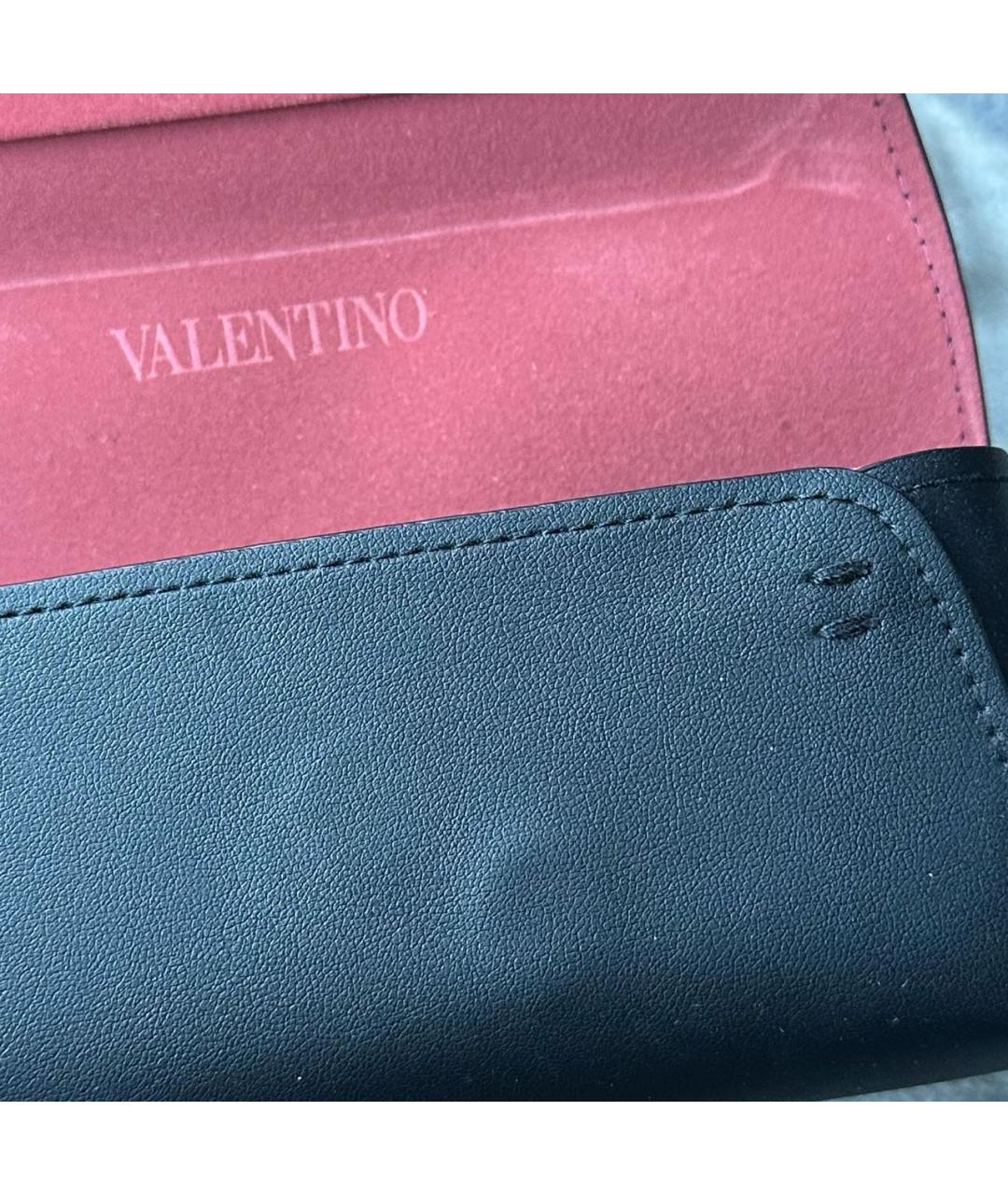 VALENTINO Черные пластиковые солнцезащитные очки, фото 4