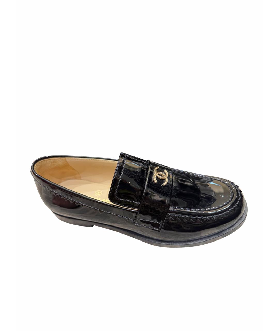 CHANEL Черные лоферы из лакированной кожи, фото 1