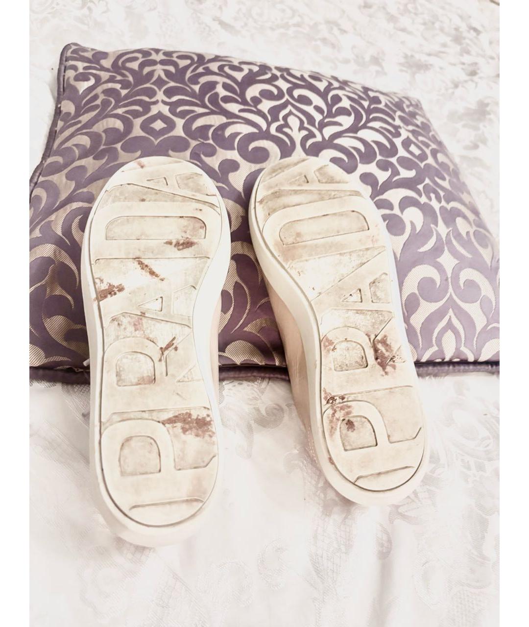 PRADA Бежевые кеды из лакированной кожи, фото 8