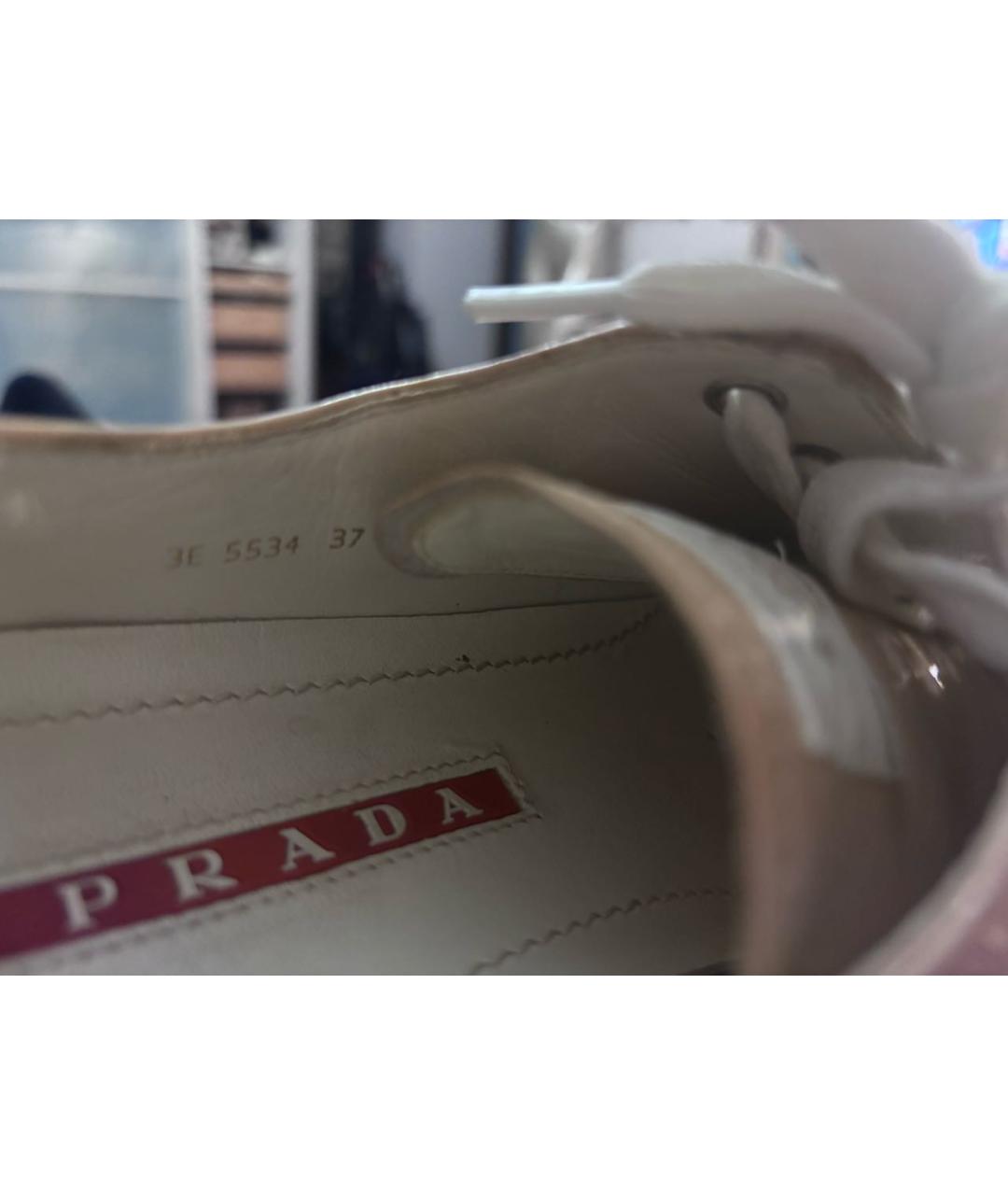 PRADA Бежевые кеды из лакированной кожи, фото 5