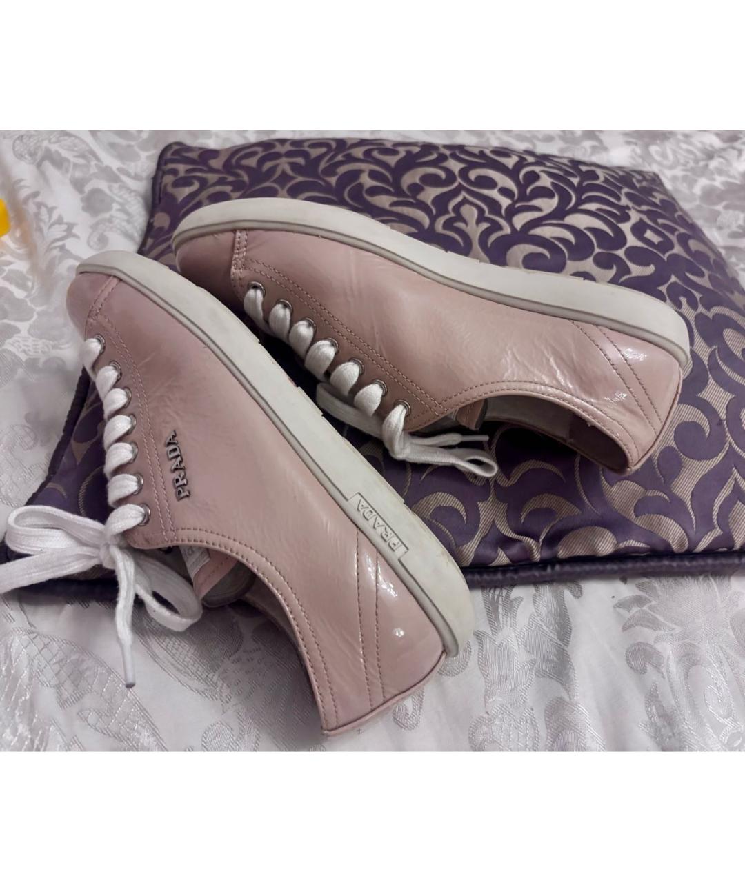 PRADA Бежевые кеды из лакированной кожи, фото 6