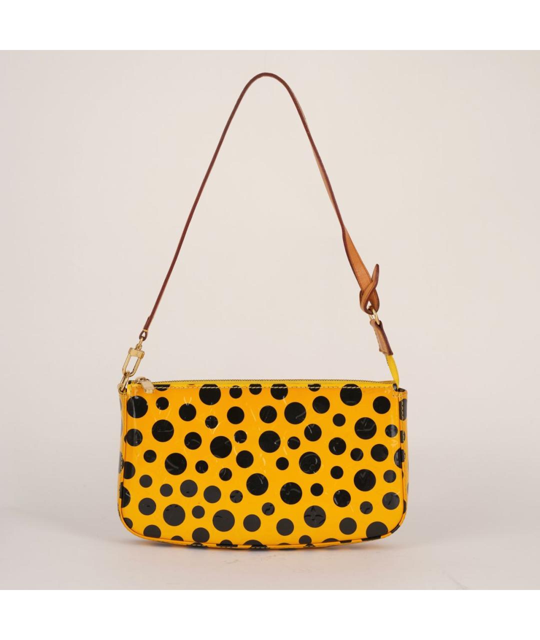 LOUIS VUITTON Желтая сумка через плечо из лакированной кожи, фото 9