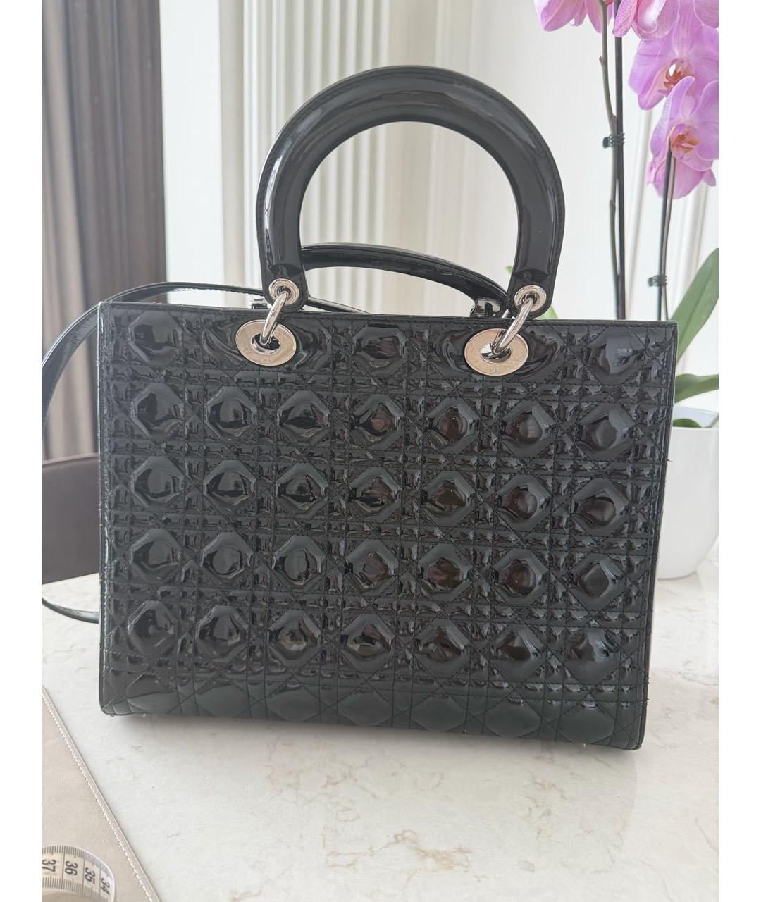 CHRISTIAN DIOR Черная сумка с короткими ручками из лакированной кожи, фото 3