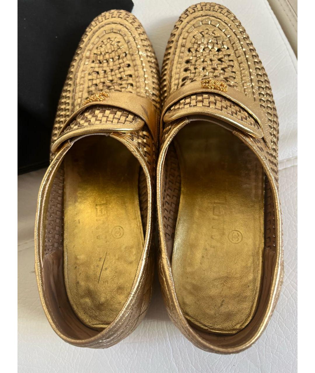 CHANEL Золотые кожаные лоферы, фото 3