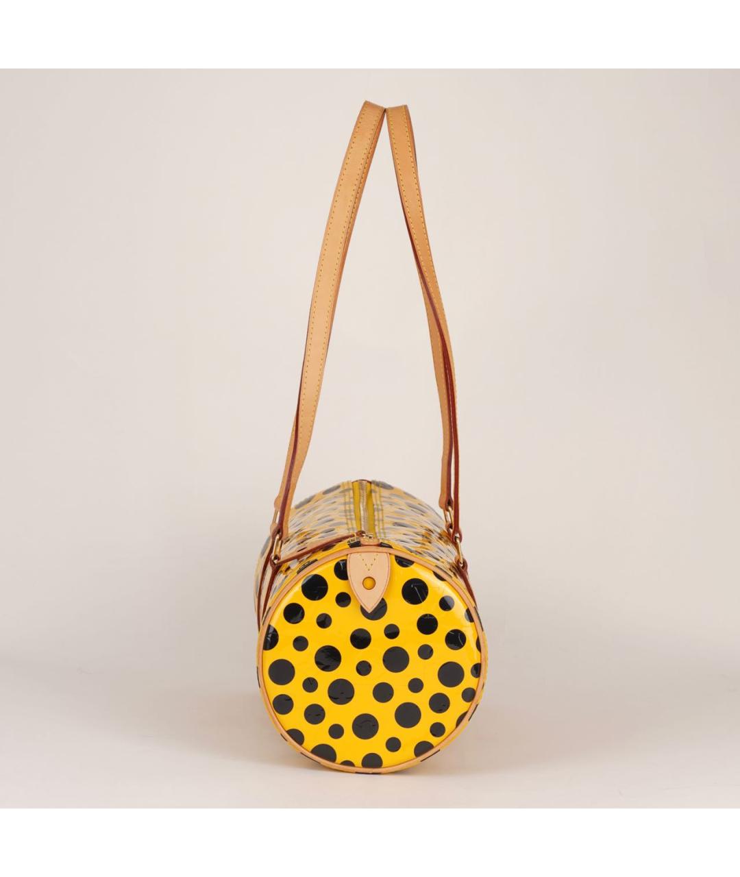 LOUIS VUITTON Желтая сумка с короткими ручками из лакированной кожи, фото 3