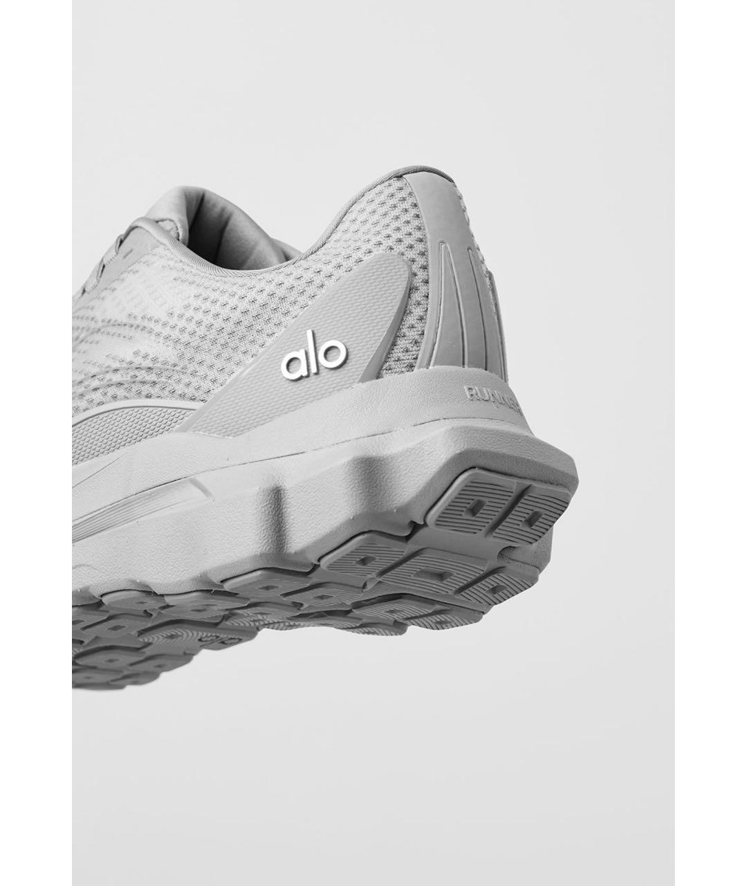 ALO YOGA Серые текстильные кроссовки, фото 4