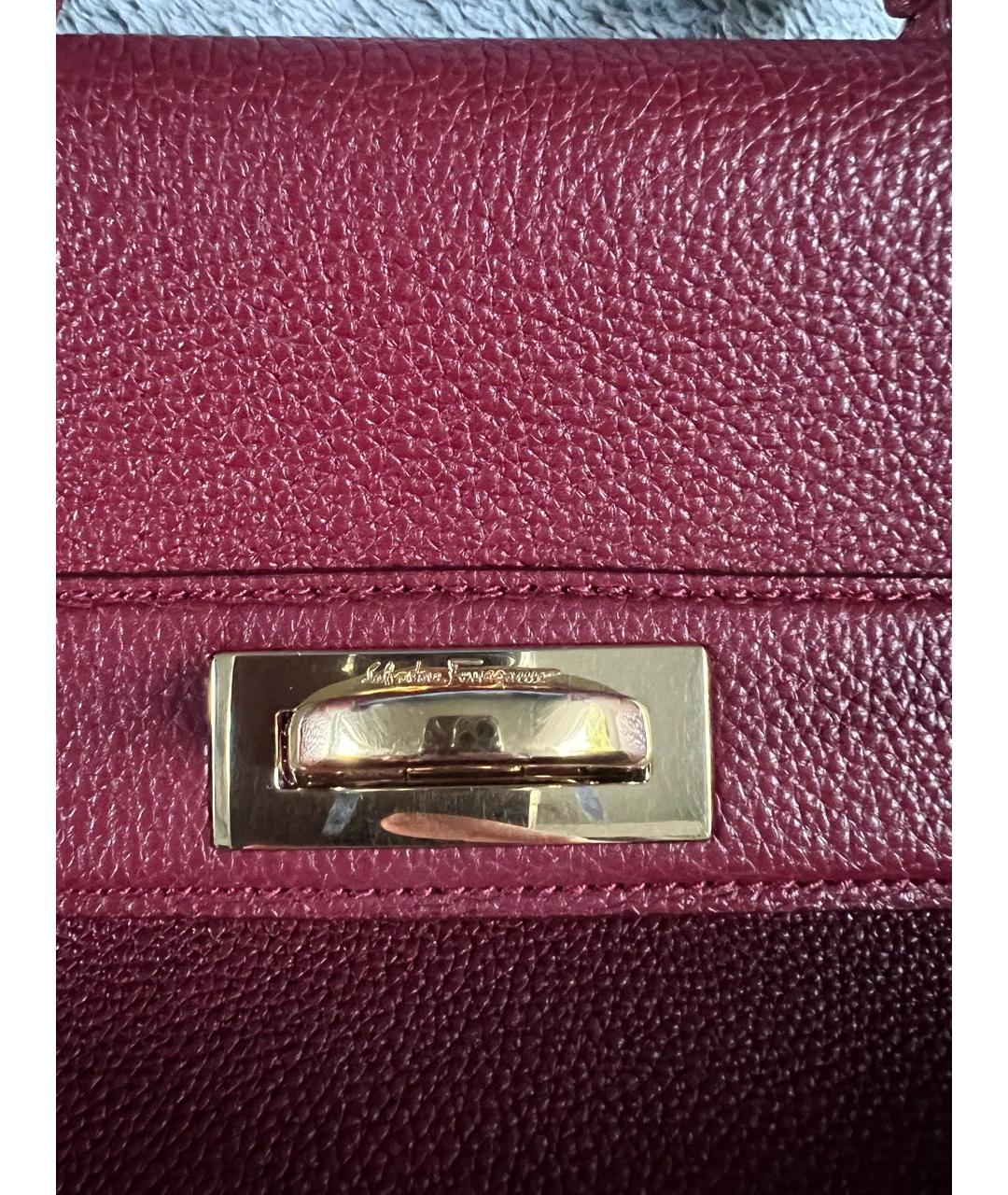 FERRAGAMO Бордовая кожаная сумка с короткими ручками, фото 5