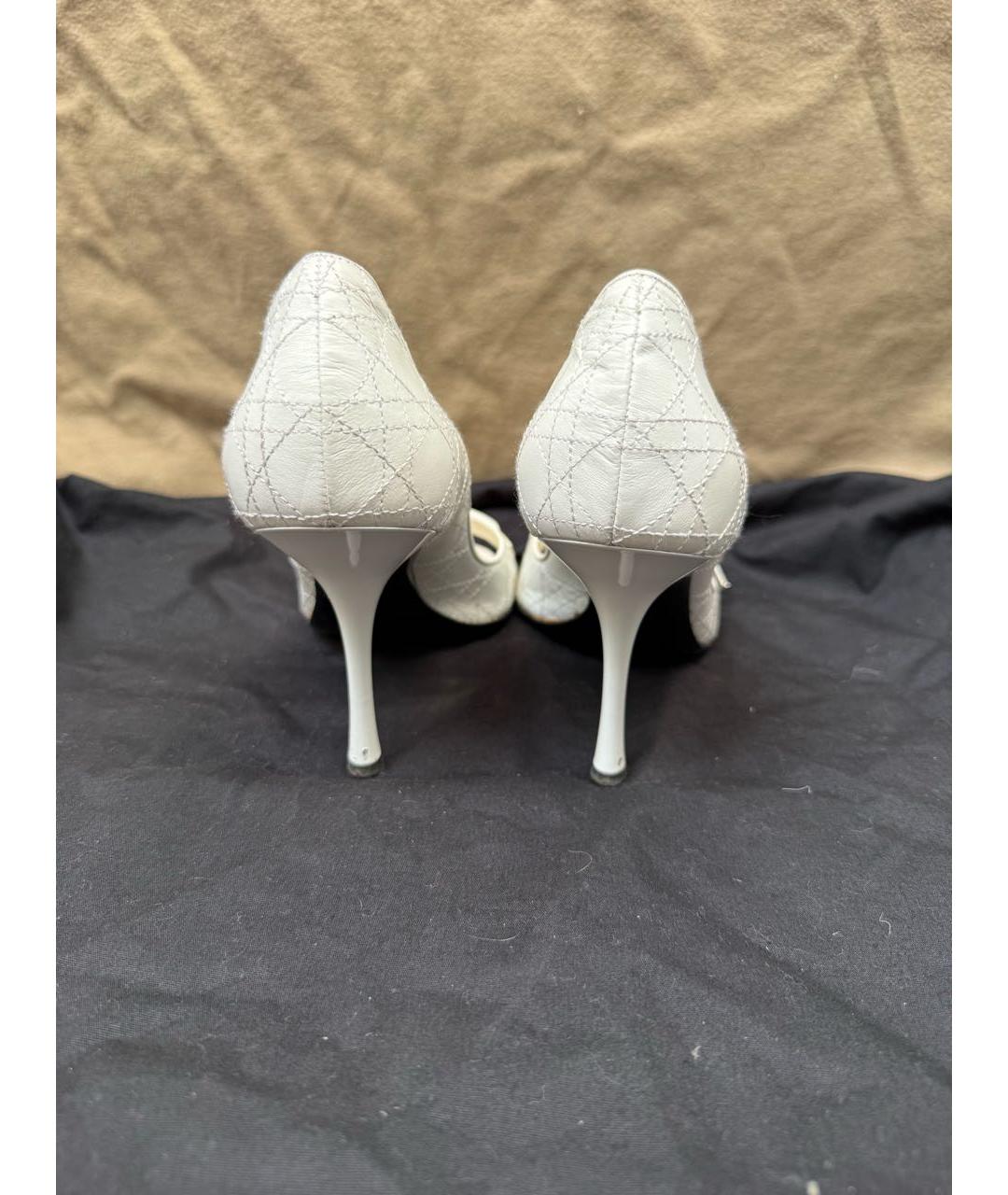 CHRISTIAN DIOR Белые кожаные босоножки, фото 4