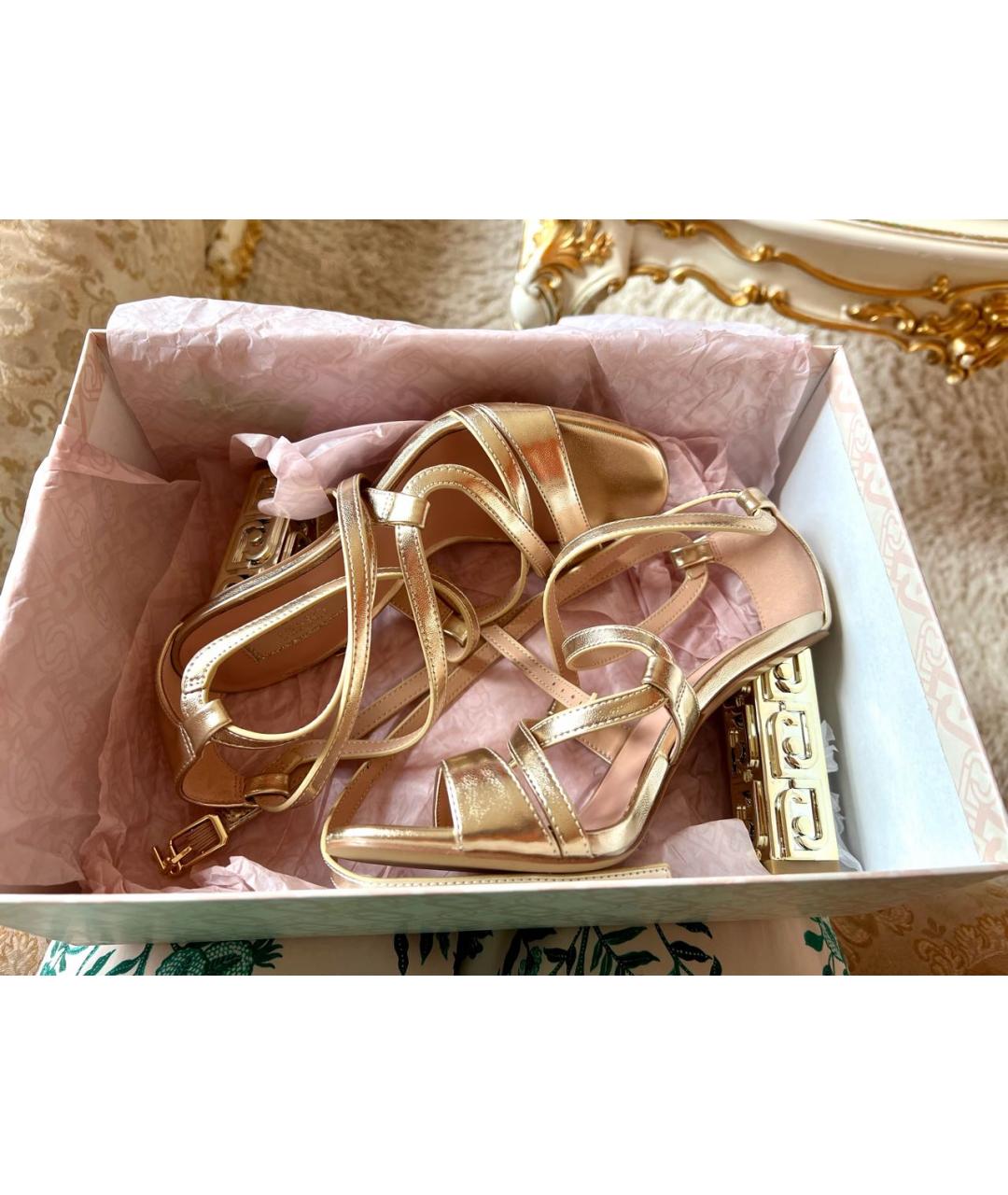 LIU JO Золотые кожаные босоножки, фото 2
