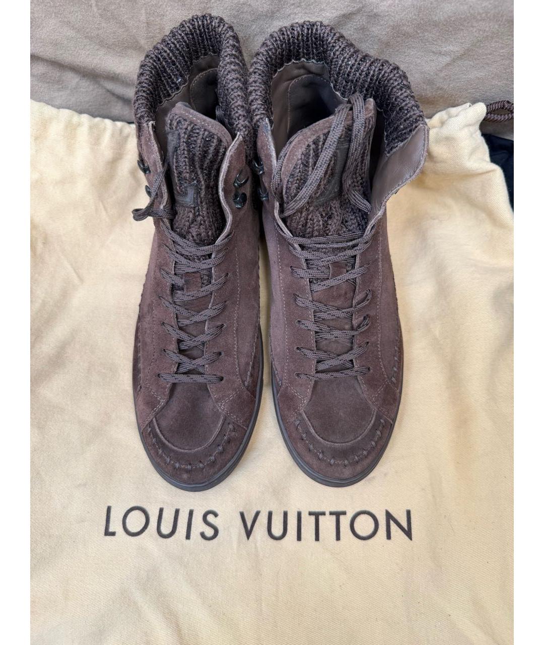 LOUIS VUITTON Коричневые замшевые полусапоги, фото 2