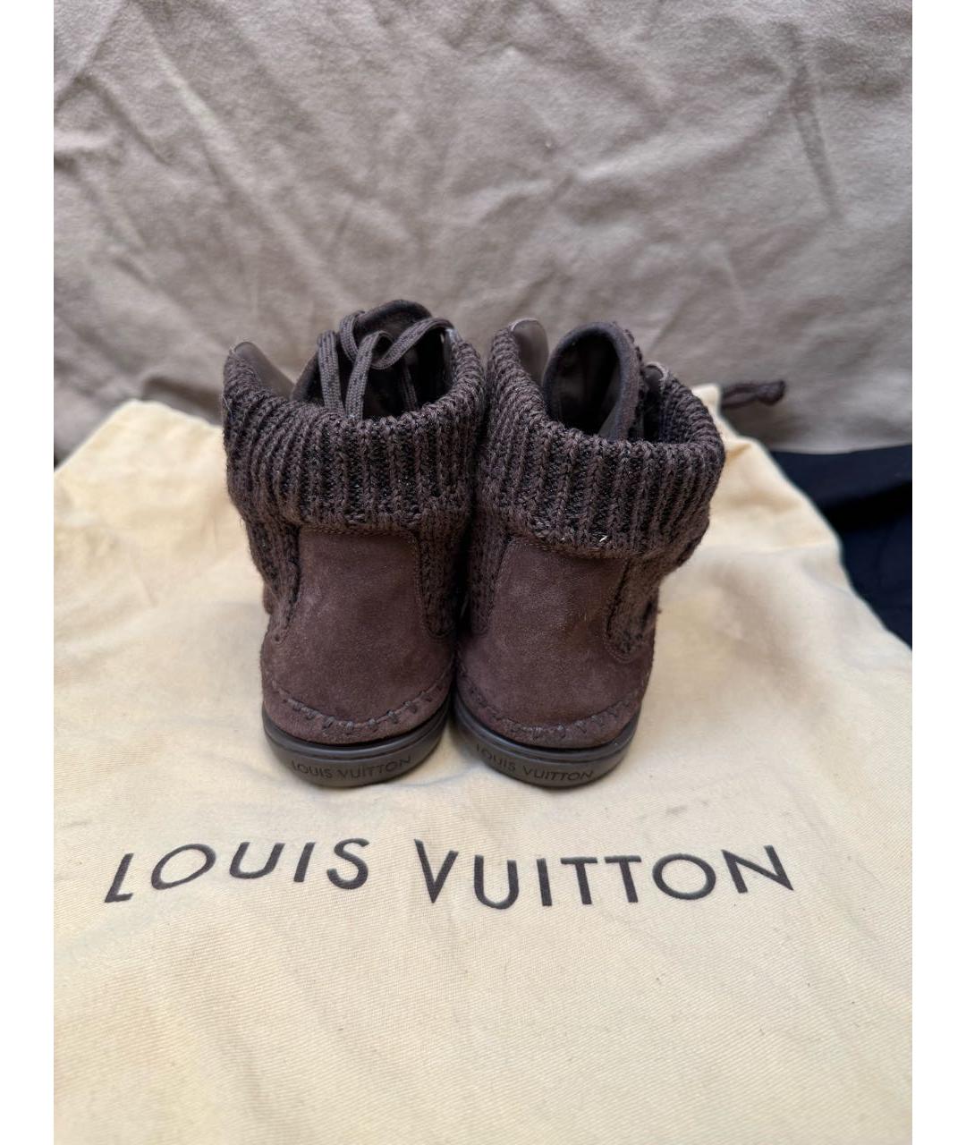 LOUIS VUITTON Коричневые замшевые полусапоги, фото 4