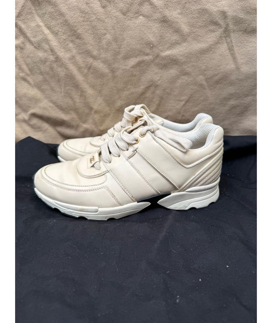 CHANEL Белые кожаные кроссовки, фото 6
