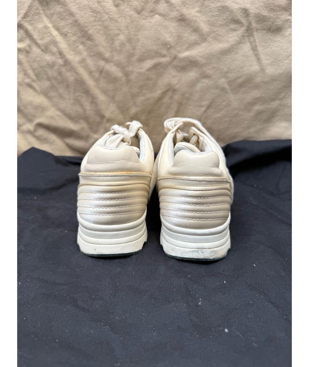 CHANEL Белые кожаные кроссовки, фото 4