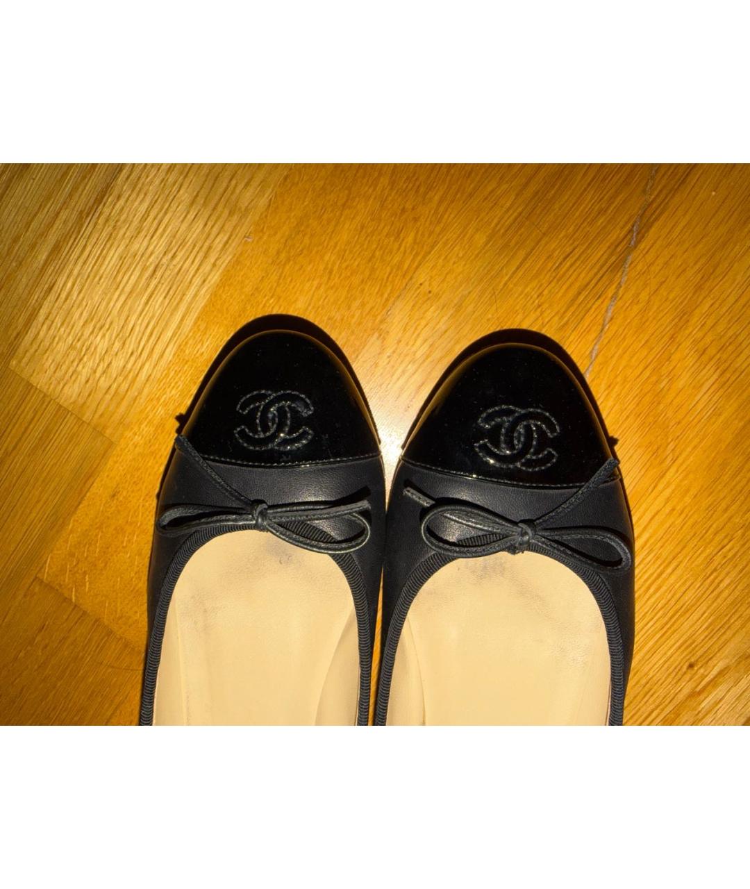 CHANEL Черные кожаные балетки, фото 2