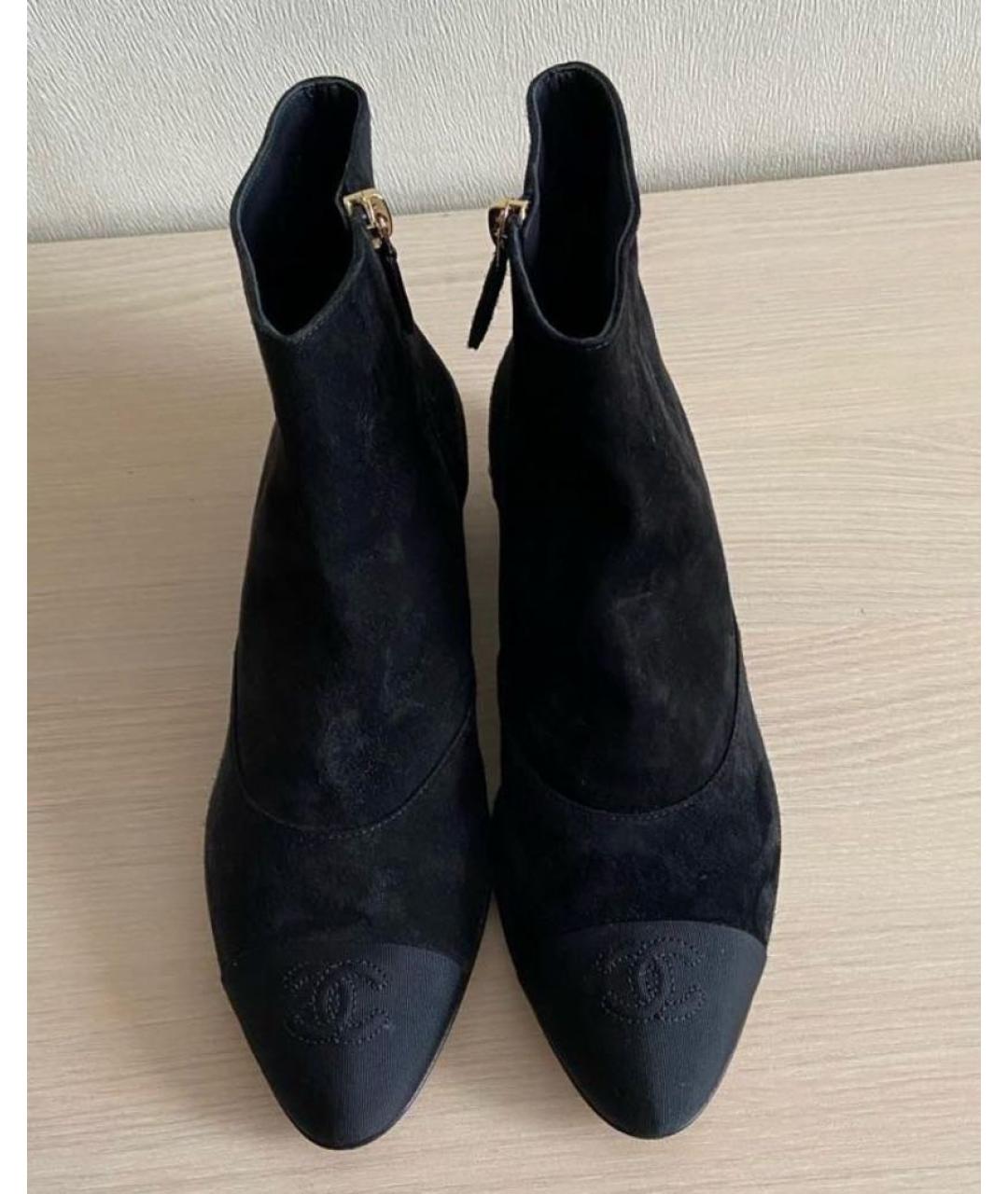 CHANEL Черные замшевые полусапоги, фото 2