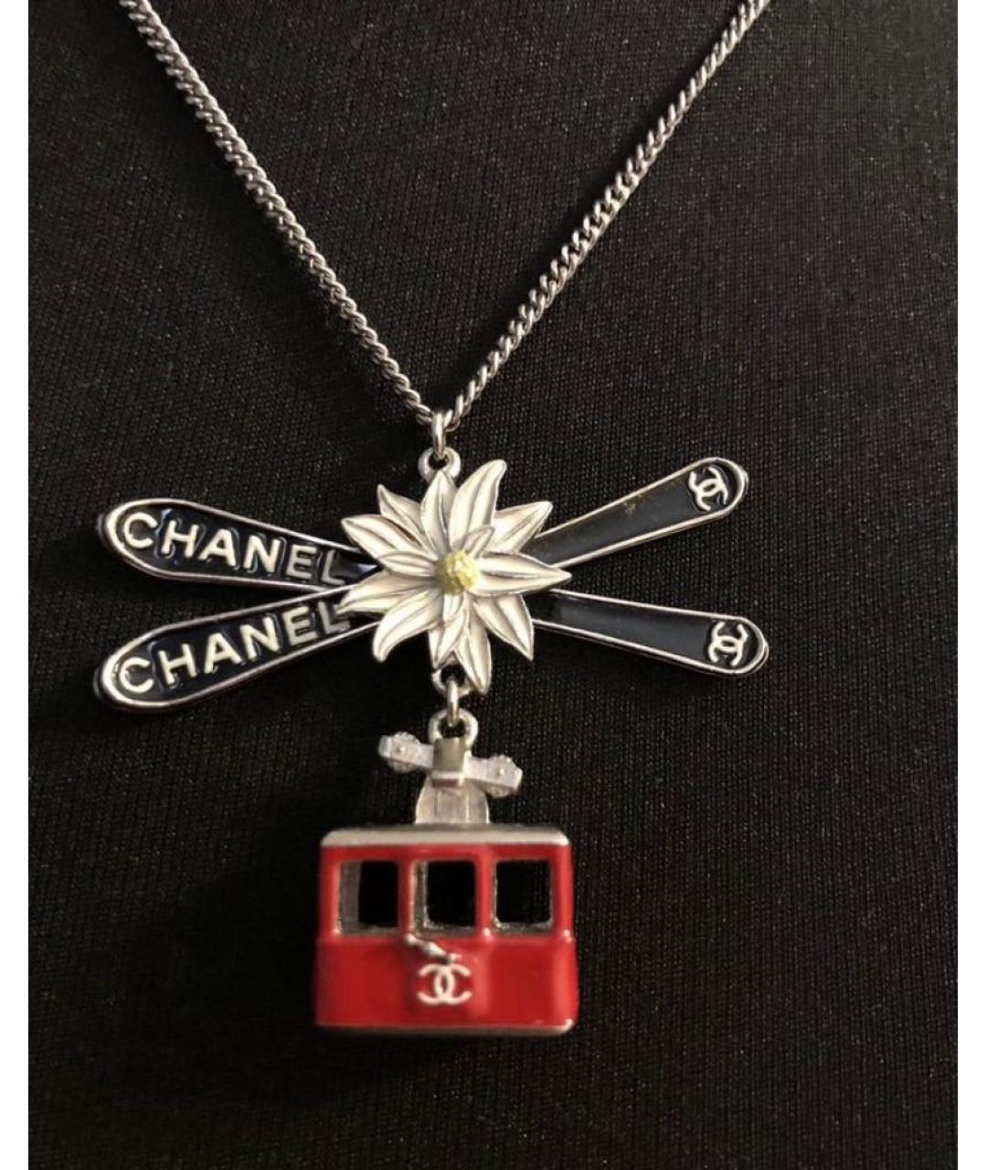 CHANEL Красная металлическая подвеска, фото 5