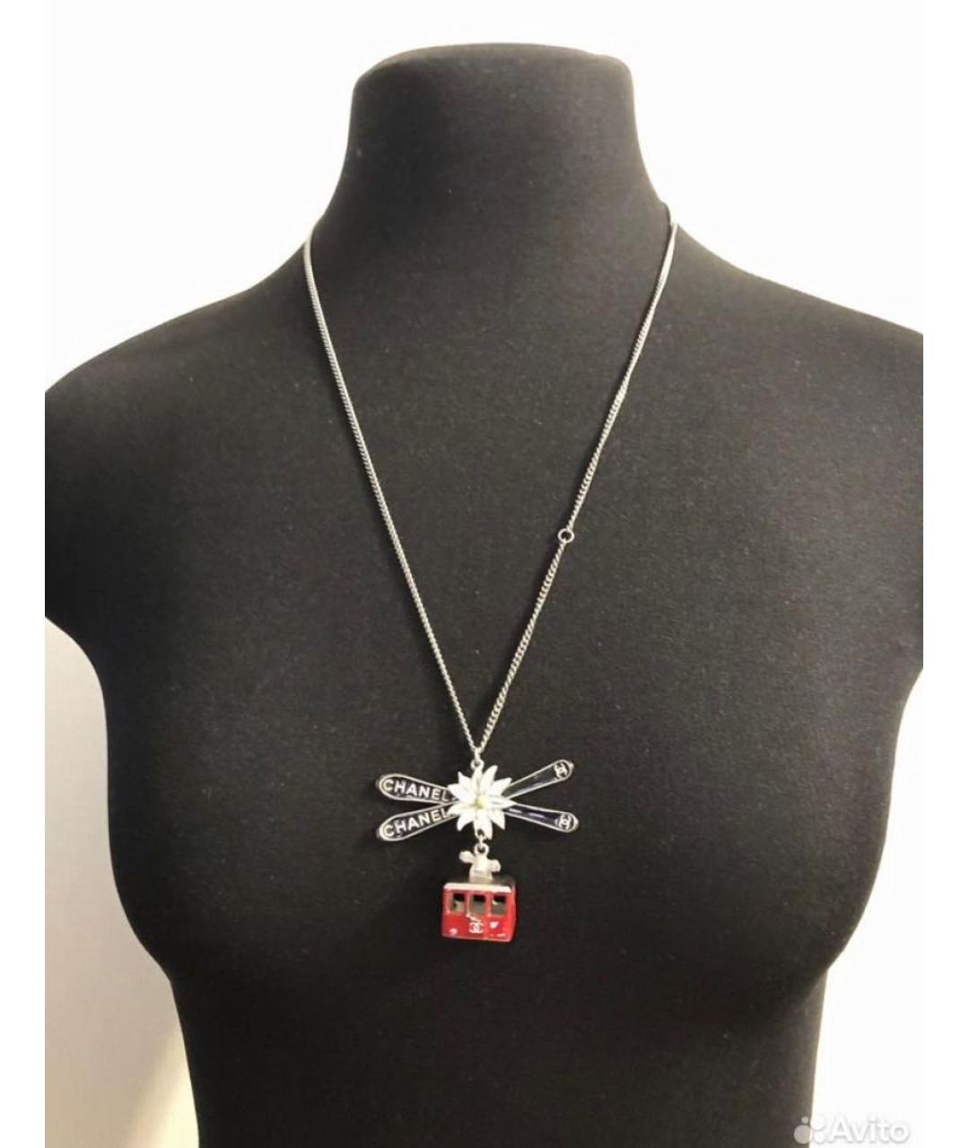 CHANEL Красная металлическая подвеска, фото 2