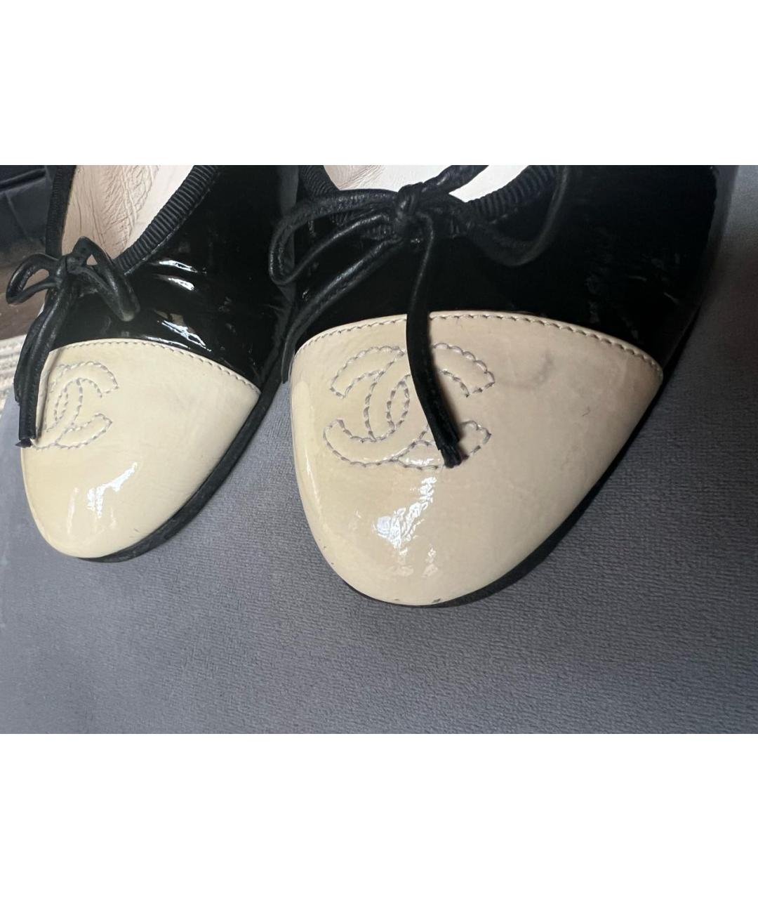 CHANEL Черные балетки из лакированной кожи, фото 7