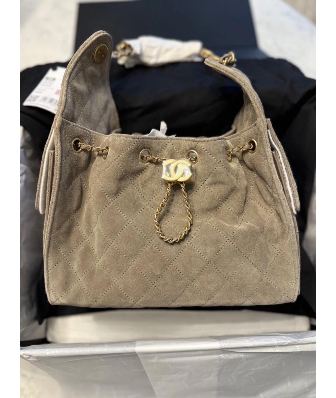 CHANEL Бежевая замшевая сумка через плечо, фото 2