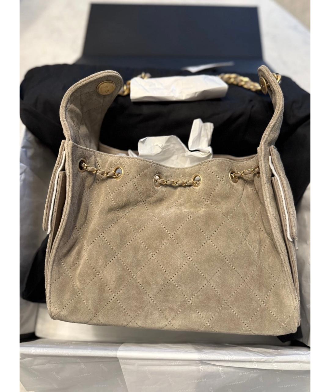 CHANEL Бежевая замшевая сумка через плечо, фото 4